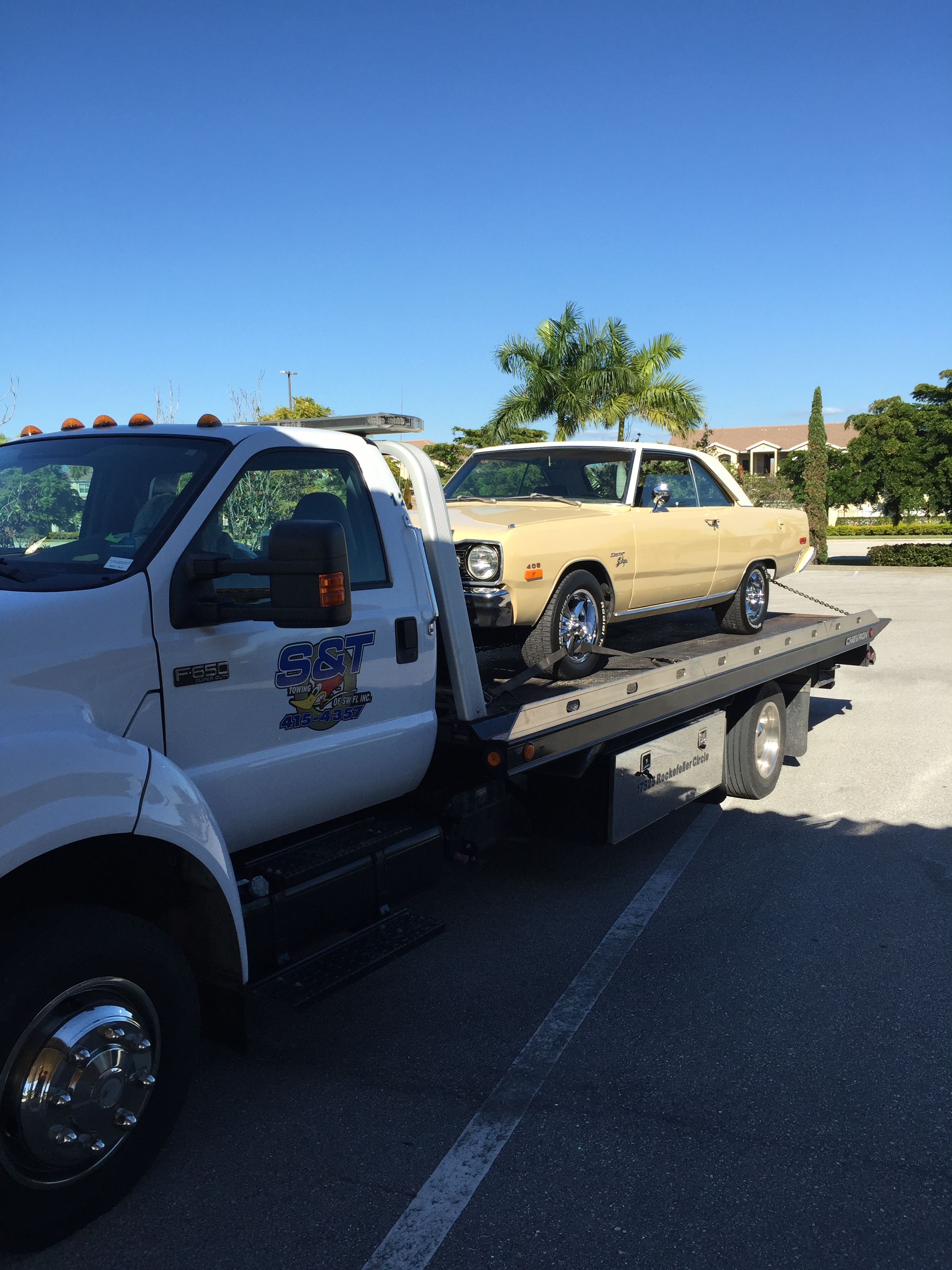 Fast, professional flatbed towing service in Fort Myers, Estero, and Bonita Springs, FL